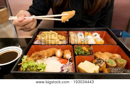 Women Eating  Bento Box Set