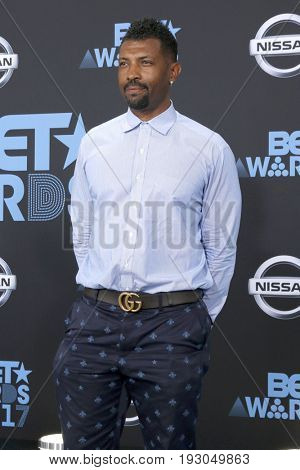 LOS ANGELES - JUN 25:  Deon Cole at the BET Awards 2017 at the Microsoft Theater on June 25, 2017 in Los Angeles, CA