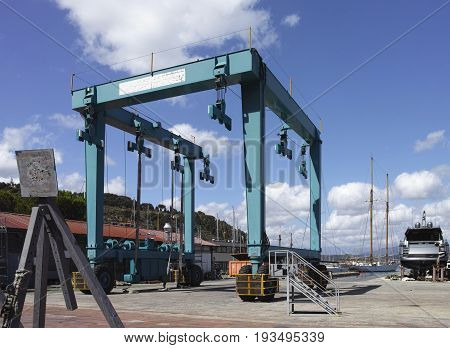 detail opf crane for lifting boat in a shipyard