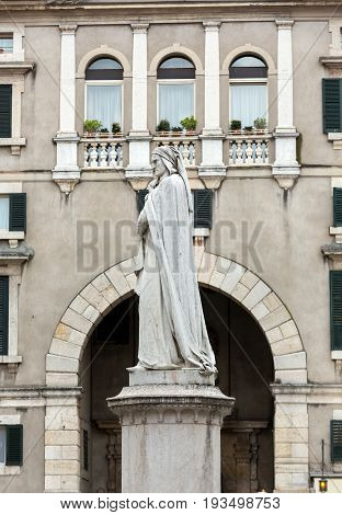 Dante Alighieri Statue at Piazza dei Signori in Verona