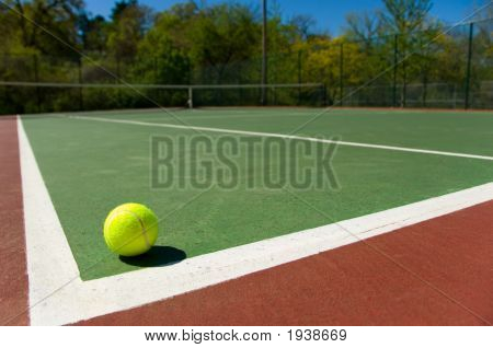 Palla da tennis sulla Corte
