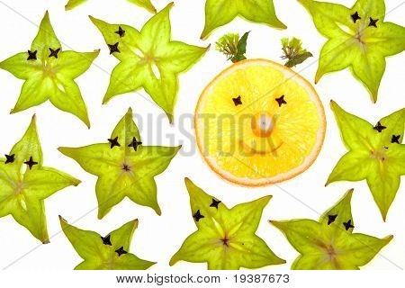 Starfruit (carambola) Slice oranssi kasvot valkoisella pohjalla