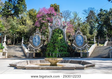 Old Beautifull Fountain A Garden In Coimbra Portugal