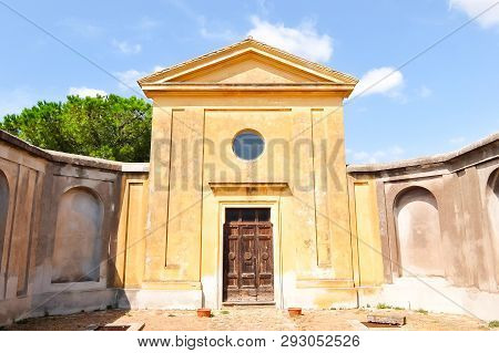 Tarquinia, Italy - Circa September 2017. Sunny Day In Tarquinia. Beautiful View Of Catholic Church (