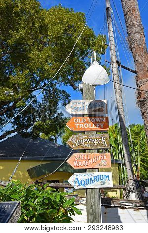 Key West, Fl, Usa - Jan 1, 2015: Colorful Signs At The Entrance Of Mallory Square In Kew West, Flori