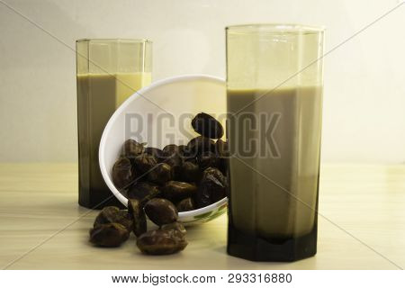 Hushaf - Date Milk, Traditional Ramadan Dish, Cooking, Ingredients, Two Glasses With Date Milk - Hus