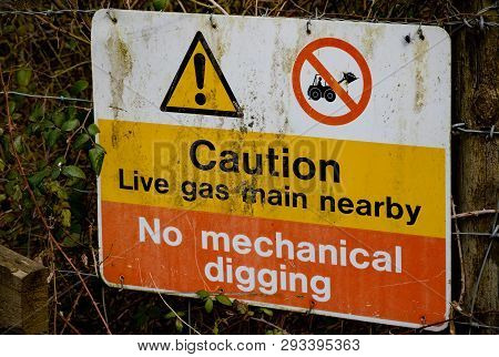 Didcot, United Kingdom, March 28th 2019:- Warning Signs Near Didcot Power Station Warning Of The Hig