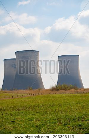 Didcot, United Kingdom, March 28th 2019:- The Cooling Towers Of Didcot  Power Station In Oxfordshire