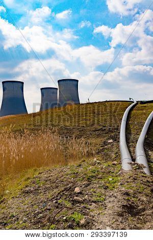 Didcot, United Kingdom, March 28th 2019:- The Cooling Towers Of Didcot  Power Station In Oxfordshire
