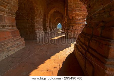 Rasmancha, Oldest Brick Temple Of India Is A Famous Tourist Attraction In Bishnupur, West Bengal, In