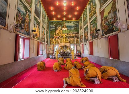 Samut Sakhon, Thailand - September 28: Monks Pay Respect To Buddha Statue On September 28, 2015 In W