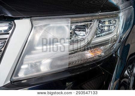 Big Headlight Cleaning With Power Buffer Machine At Service Station ,before And After Cleaning