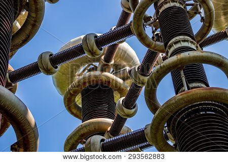 The Experimental Science Setup Cascade Transformers, Technology