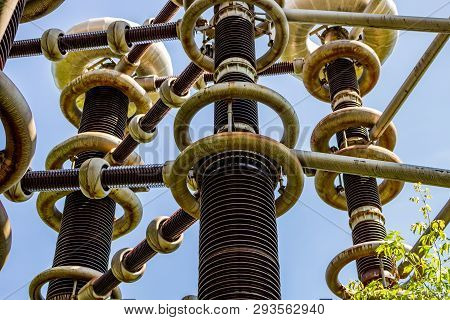 The Experimental Science Setup Cascade Transformers, Technology