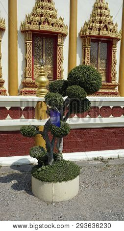 Wat Tongchai Temple Complex In Phetchaburi