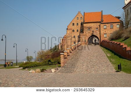 Grudziadz, Kujawsko-pomorskie / Poland - April, 5, 2019: Historic Buildings On The Vistula. Old Gran