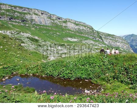 Alpine Peak Chäserrugg (chaserrugg Or Chaeserrugg) In The Alviergruppe Mountain Range - Canton Of St