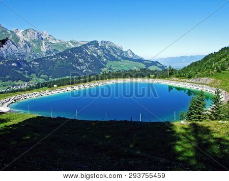 Lake Speichersee Or Der Speichersee Im Gebiet Warmtobel Or Speichersee Für Die Schneeanlage Wildhaus