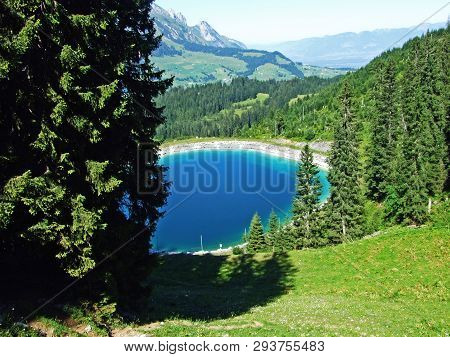 Lake Speichersee Or Der Speichersee Im Gebiet Warmtobel Or Speichersee Für Die Schneeanlage Wildhaus