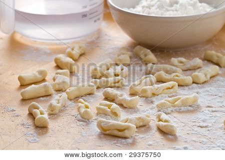 Домашнее cavatelli макароны.