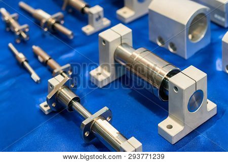 Close Up Many Size Of High Quality And Precision Linear Ball Bearing Guide Of Machine For Industrial
