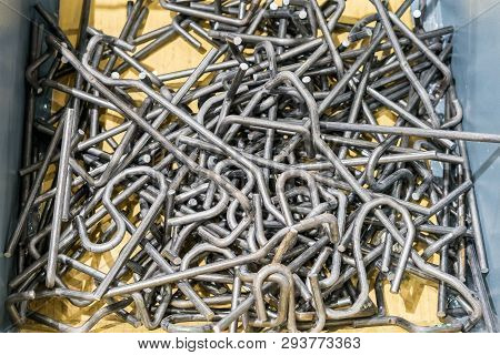 Many Small Wire Or Steel Rod After Frizzle Product Form Automatic Wire Bending Machine In Bucket