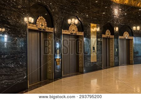 Seattle, Washington, Usa - October 18, 2019: Elevator In The Hall Of The Exchange Building In The Ce