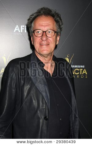 LOS ANGELES - JAN 27: Geoffrey Rush ankommer til den australske ACADEMY INTERNATIONAL AWARDS på Soho 