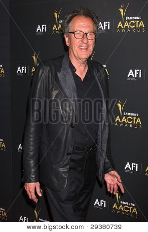 LOS ANGELES - JAN 27: Geoffrey Rush ankommer til den australske ACADEMY INTERNATIONAL AWARDS på Soho 