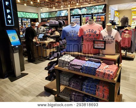 Phoenix, Az, Usa - March 31, 2019:  Late Night Gift Shopping In Airport Convenience Boutique, Sky Ha