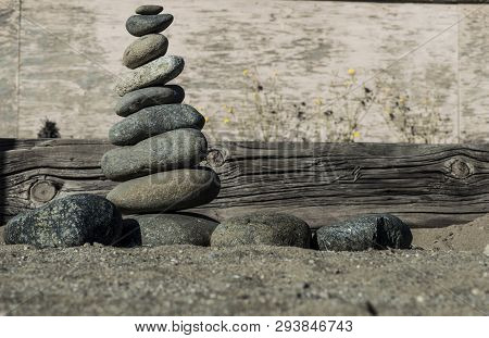 Pebble Ina Piramid, In A Sand Enviroment Grey