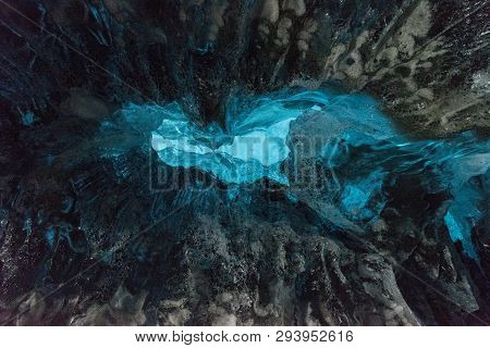 IcelandCrystal Ice cave in Vatnajokull.Ice caves are an everchanging natural phenomenon with fascinating ice formation and colors