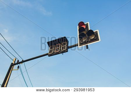 Countdown Traffic Light. Overhead Stop Light Diagonal Top Right To Bottom Left. Double 7 Segment Dis