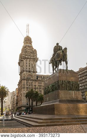 Montevideo, Uruguay- December 18, 2008: Statue Of Jose Gervasio Artigas On His Horse On Top Of Stone
