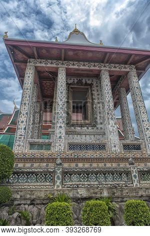 Thailand, Bangkok 20,08,2018  Wat Arun Ratchawararam, A Buddhist Temple In Bangkok, Thailand