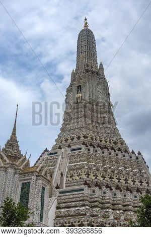 Thailand, Bangkok 20,08,2018  Wat Arun Ratchawararam, A Buddhist Temple In Bangkok, Thailand