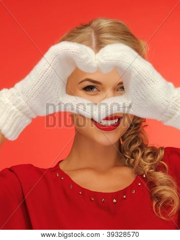 素敵な女性のハートを表示の画像
