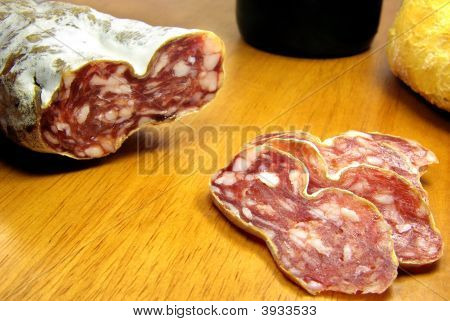 Skivad Boloney, bröd och vin