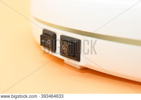 Rotary Table For Product Photography With Selective Focus