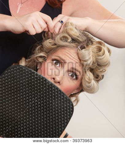 Nervøs kunde i frisørsalon