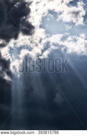 Background Of Black Clouds With Breaking Sunlight, Lifestyle Background