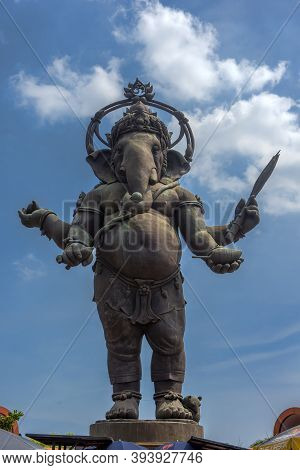 Hachoengsao , Thailand - 20.07.2019: Hindu God " Ganesha" Statue Made By Bronze That Standing,ganesh