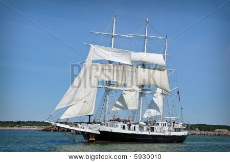 der Segelboot aft
