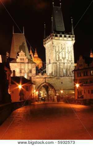 Praga de noite