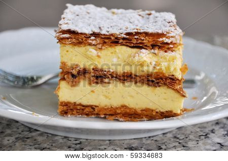 vanilla and custard cream cake