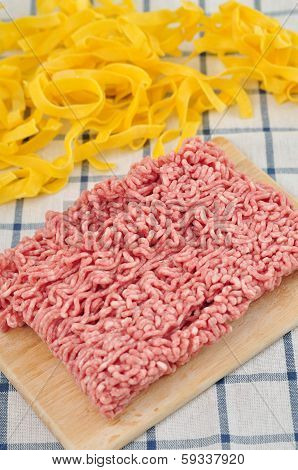 minced meat with fresh pasta