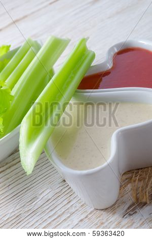 Celery Dippen