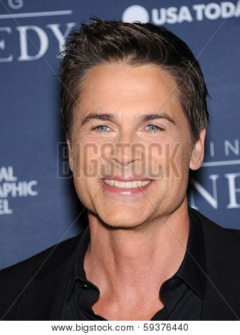 LOS ANGELES - NOV 04:  Rob Lowe arrives to the 