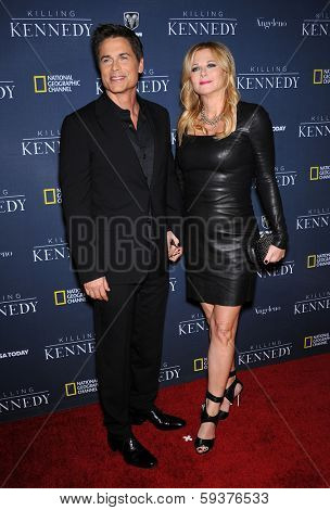 LOS ANGELES - NOV 04:  Rob Lowe & Sheryl Berkoff arrives to the 