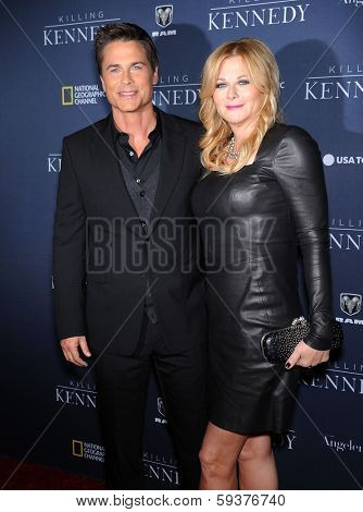 LOS ANGELES - NOV 04:  Rob Lowe & Sheryl Berkoff arrives to the 